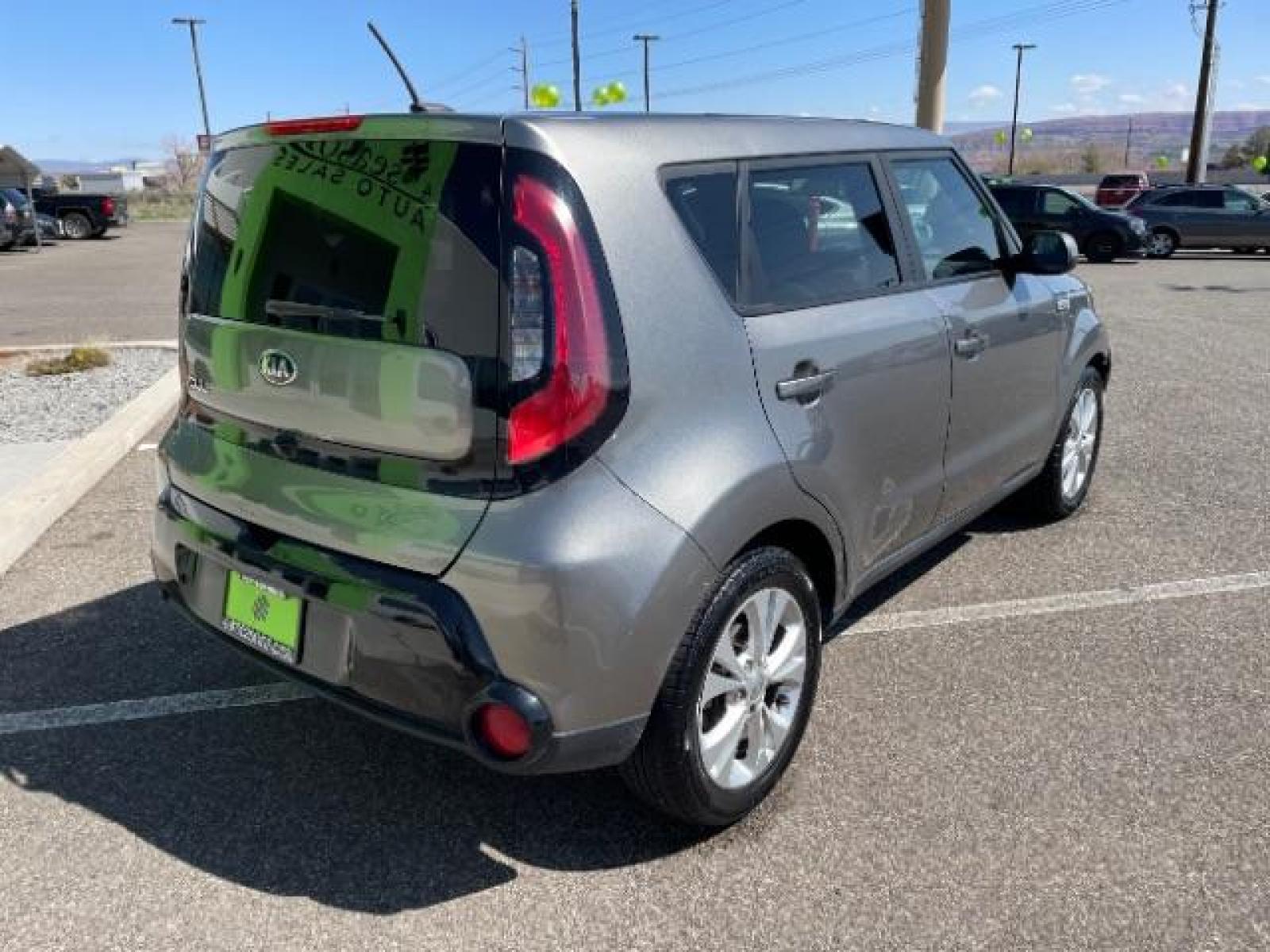 2016 Titanium Gray /Black, cloth Kia Soul + (KNDJP3A52G7) with an 2.0L L4 DOHC 16V engine, 6-Speed Automatic transmission, located at 1865 East Red Hills Pkwy, St. George, 84770, (435) 628-0023, 37.120850, -113.543640 - Photo #9