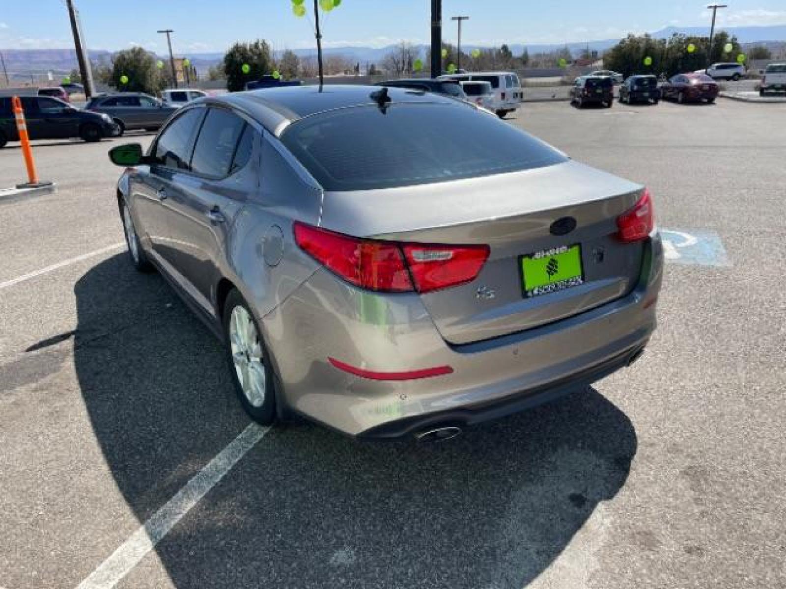 2015 Satin Metal /Gray Kia Optima EX (5XXGN4A71FG) with an 2.4L L4 DOHC 16V engine, 6-Speed Automatic transmission, located at 1865 East Red Hills Pkwy, St. George, 84770, (435) 628-0023, 37.120850, -113.543640 - We specialize in helping ALL people get the best financing available. No matter your credit score, good, bad or none we can get you an amazing rate. Had a bankruptcy, divorce, or repossessions? We give you the green light to get your credit back on the road. Low down and affordable payments that fit - Photo #7