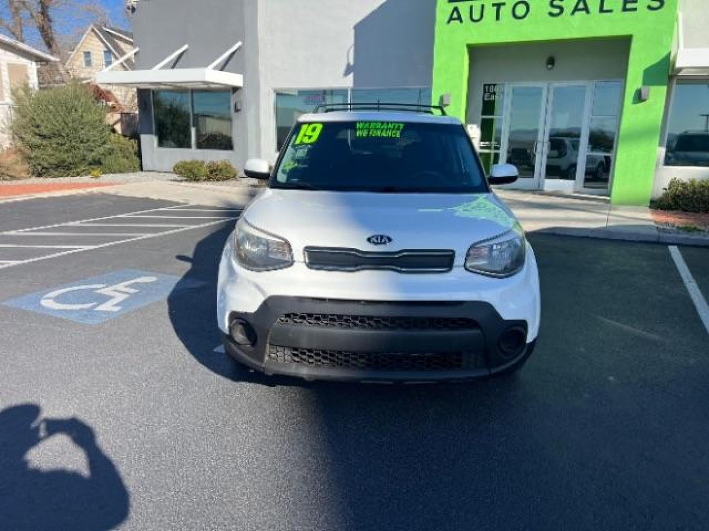 2019 Clear White /Black Tricot Cloth, cloth Kia Soul Base 6M (KNDJN2A28K7) with an 1.6L L4 DOHC 16V engine, 6-Speed Manual transmission, located at 1865 East Red Hills Pkwy, St. George, 84770, (435) 628-0023, 37.120850, -113.543640 - We specialize in helping ALL people get the best financing available. No matter your credit score, good, bad or none we can get you an amazing rate. Had a bankruptcy, divorce, or repossessions? We give you the green light to get your credit back on the road. Low down and affordable payments that fit - Photo#1