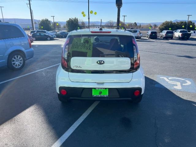 2019 Clear White /Black Tricot Cloth, cloth Kia Soul Base 6M (KNDJN2A28K7) with an 1.6L L4 DOHC 16V engine, 6-Speed Manual transmission, located at 1865 East Red Hills Pkwy, St. George, 84770, (435) 628-0023, 37.120850, -113.543640 - We specialize in helping ALL people get the best financing available. No matter your credit score, good, bad or none we can get you an amazing rate. Had a bankruptcy, divorce, or repossessions? We give you the green light to get your credit back on the road. Low down and affordable payments that fit - Photo#5