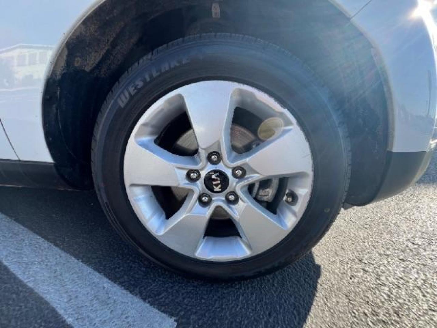 2019 Clear White /Black Tricot Cloth, cloth Kia Soul Base 6M (KNDJN2A28K7) with an 1.6L L4 DOHC 16V engine, 6-Speed Manual transmission, located at 1865 East Red Hills Pkwy, St. George, 84770, (435) 628-0023, 37.120850, -113.543640 - We specialize in helping ALL people get the best financing available. No matter your credit score, good, bad or none we can get you an amazing rate. Had a bankruptcy, divorce, or repossessions? We give you the green light to get your credit back on the road. Low down and affordable payments that fit - Photo#8