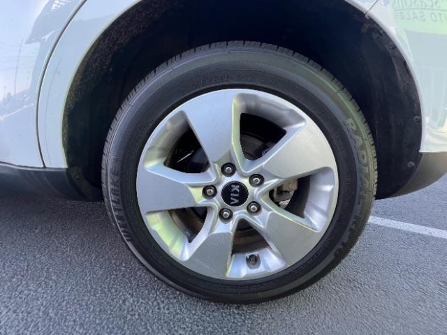 2019 Clear White /Black Tricot Cloth, cloth Kia Soul Base 6M (KNDJN2A28K7) with an 1.6L L4 DOHC 16V engine, 6-Speed Manual transmission, located at 1865 East Red Hills Pkwy, St. George, 84770, (435) 628-0023, 37.120850, -113.543640 - We specialize in helping ALL people get the best financing available. No matter your credit score, good, bad or none we can get you an amazing rate. Had a bankruptcy, divorce, or repossessions? We give you the green light to get your credit back on the road. Low down and affordable payments that fit - Photo#10