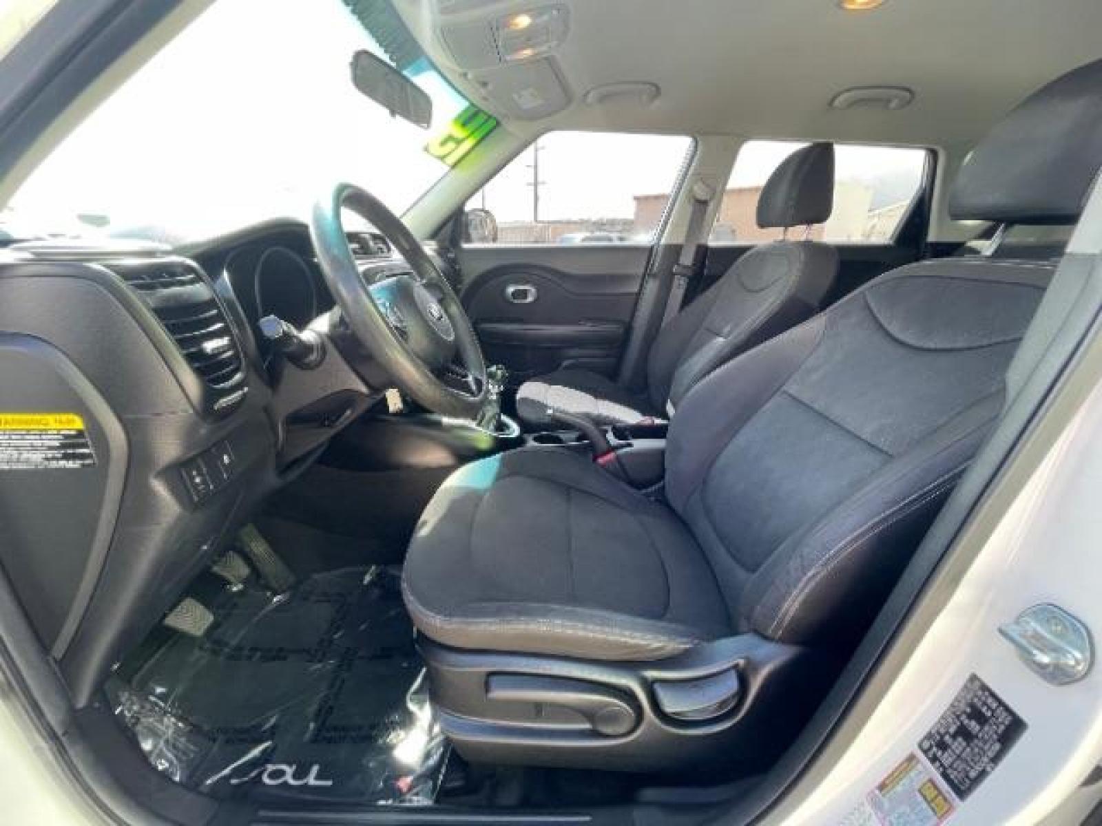 2019 Clear White /Black Tricot Cloth, cloth Kia Soul Base 6M (KNDJN2A28K7) with an 1.6L L4 DOHC 16V engine, 6-Speed Manual transmission, located at 1865 East Red Hills Pkwy, St. George, 84770, (435) 628-0023, 37.120850, -113.543640 - Photo #11