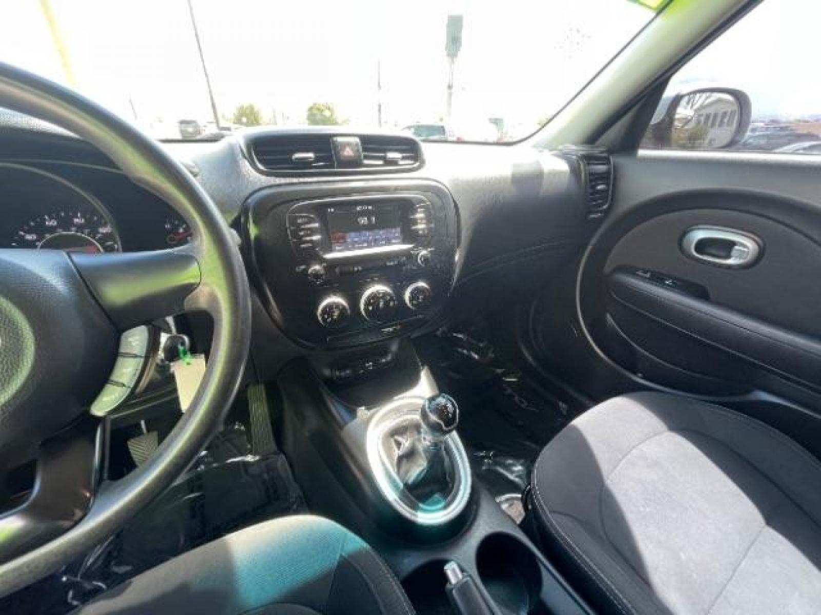 2019 Clear White /Black Tricot Cloth, cloth Kia Soul Base 6M (KNDJN2A28K7) with an 1.6L L4 DOHC 16V engine, 6-Speed Manual transmission, located at 1865 East Red Hills Pkwy, St. George, 84770, (435) 628-0023, 37.120850, -113.543640 - Photo #14
