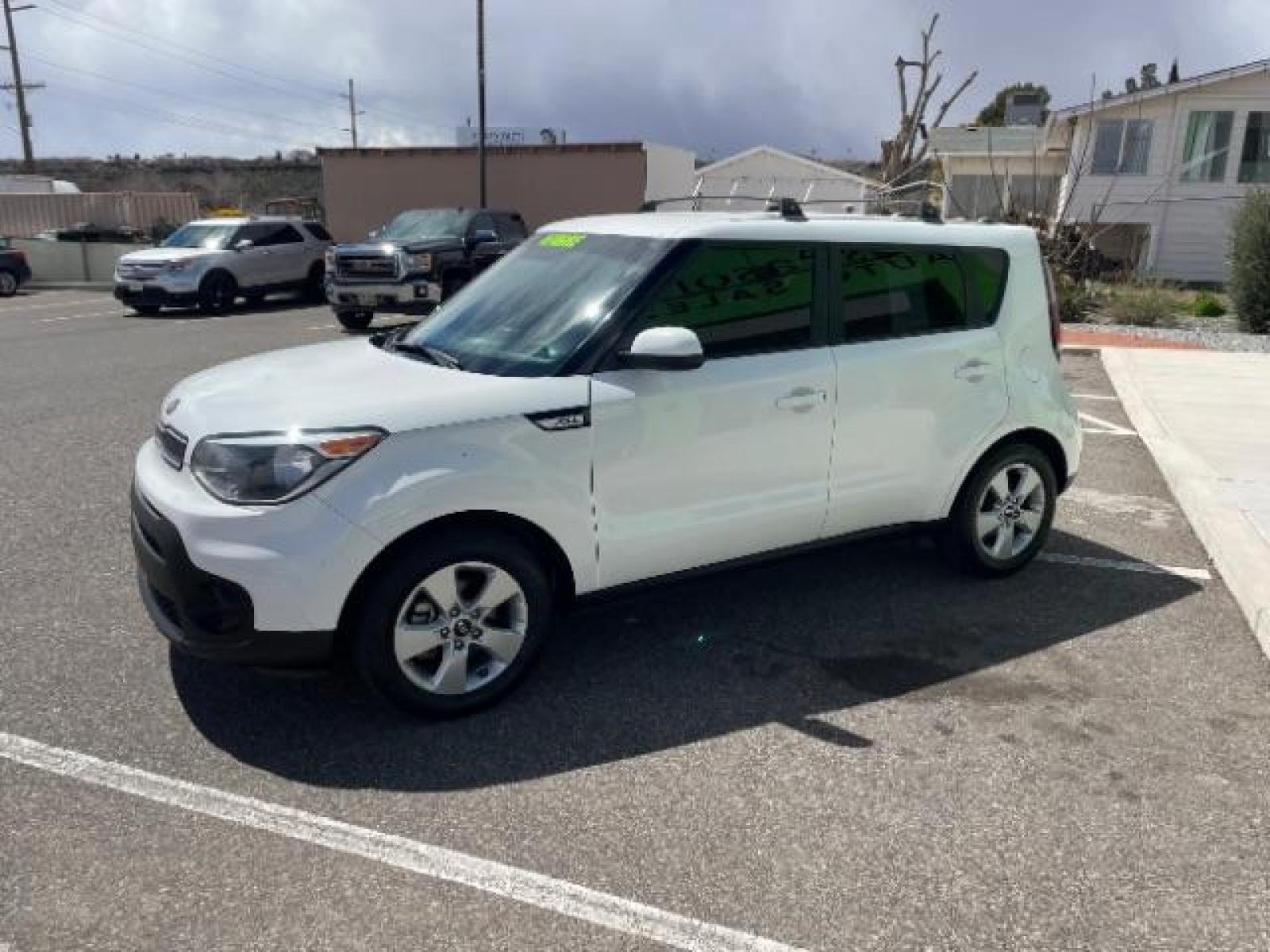 2019 Clear White /Black Tricot Cloth, cloth Kia Soul Base 6M (KNDJN2A28K7) with an 1.6L L4 DOHC 16V engine, 6-Speed Manual transmission, located at 1865 East Red Hills Pkwy, St. George, 84770, (435) 628-0023, 37.120850, -113.543640 - Photo #4