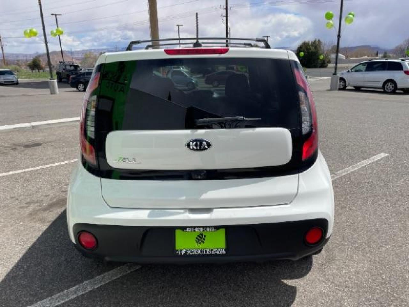 2019 Clear White /Black Tricot Cloth, cloth Kia Soul Base 6M (KNDJN2A28K7) with an 1.6L L4 DOHC 16V engine, 6-Speed Manual transmission, located at 1865 East Red Hills Pkwy, St. George, 84770, (435) 628-0023, 37.120850, -113.543640 - Photo #8