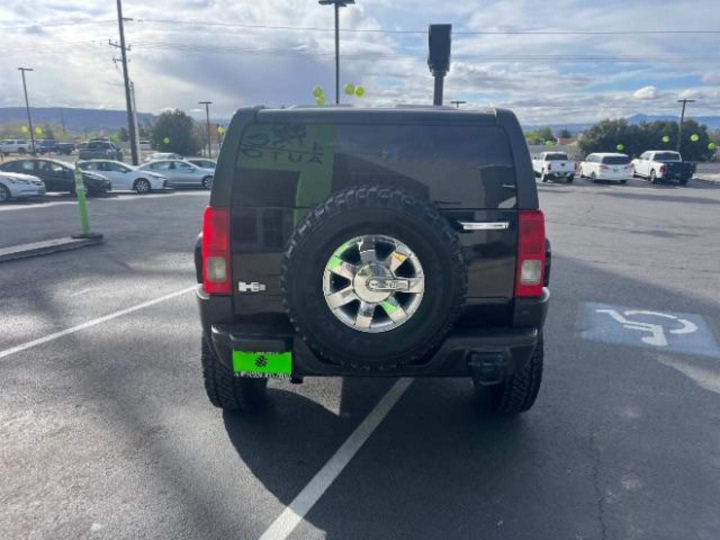 2007 Black /Tan Leather Interior Hummer H3 Adventure (5GTDN13E478) with an 3.7L L5 DOHC 20V engine, 4-Speed Automatic transmission, located at 1865 East Red Hills Pkwy, St. George, 84770, (435) 628-0023, 37.120850, -113.543640 - We specialize in helping ALL people get the best financing available. No matter your credit score, good, bad or none we can get you an amazing rate. Had a bankruptcy, divorce, or repossessions? We give you the green light to get your credit back on the road. Low down and affordable payments that fit - Photo#5
