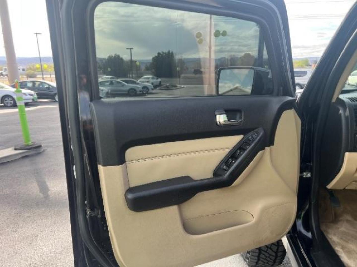 2007 Black /Tan Leather Interior Hummer H3 Adventure (5GTDN13E478) with an 3.7L L5 DOHC 20V engine, 4-Speed Automatic transmission, located at 1865 East Red Hills Pkwy, St. George, 84770, (435) 628-0023, 37.120850, -113.543640 - We specialize in helping ALL people get the best financing available. No matter your credit score, good, bad or none we can get you an amazing rate. Had a bankruptcy, divorce, or repossessions? We give you the green light to get your credit back on the road. Low down and affordable payments that fit - Photo#12