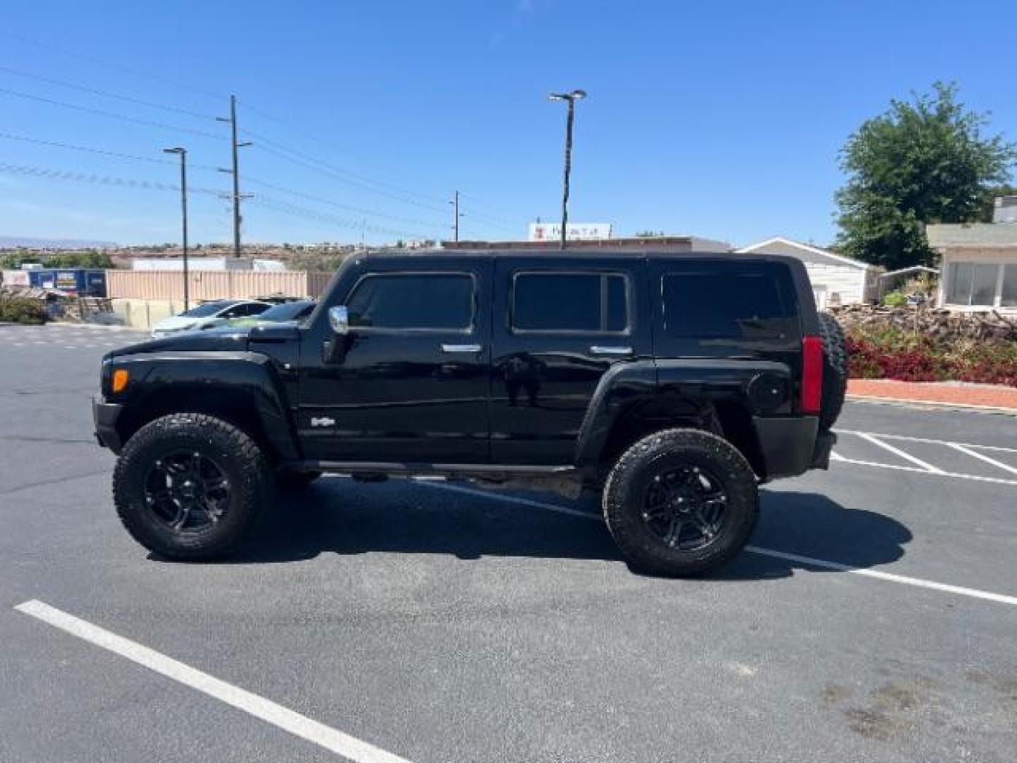 2007 Black /Tan Leather Interior Hummer H3 Adventure (5GTDN13E478) with an 3.7L L5 DOHC 20V engine, 4-Speed Automatic transmission, located at 1865 East Red Hills Pkwy, St. George, 84770, (435) 628-0023, 37.120850, -113.543640 - We specialize in helping ALL people get the best financing available. No matter your credit score, good, bad or none we can get you an amazing rate. Had a bankruptcy, divorce, or repossessions? We give you the green light to get your credit back on the road. Low down and affordable payments that fit - Photo#3