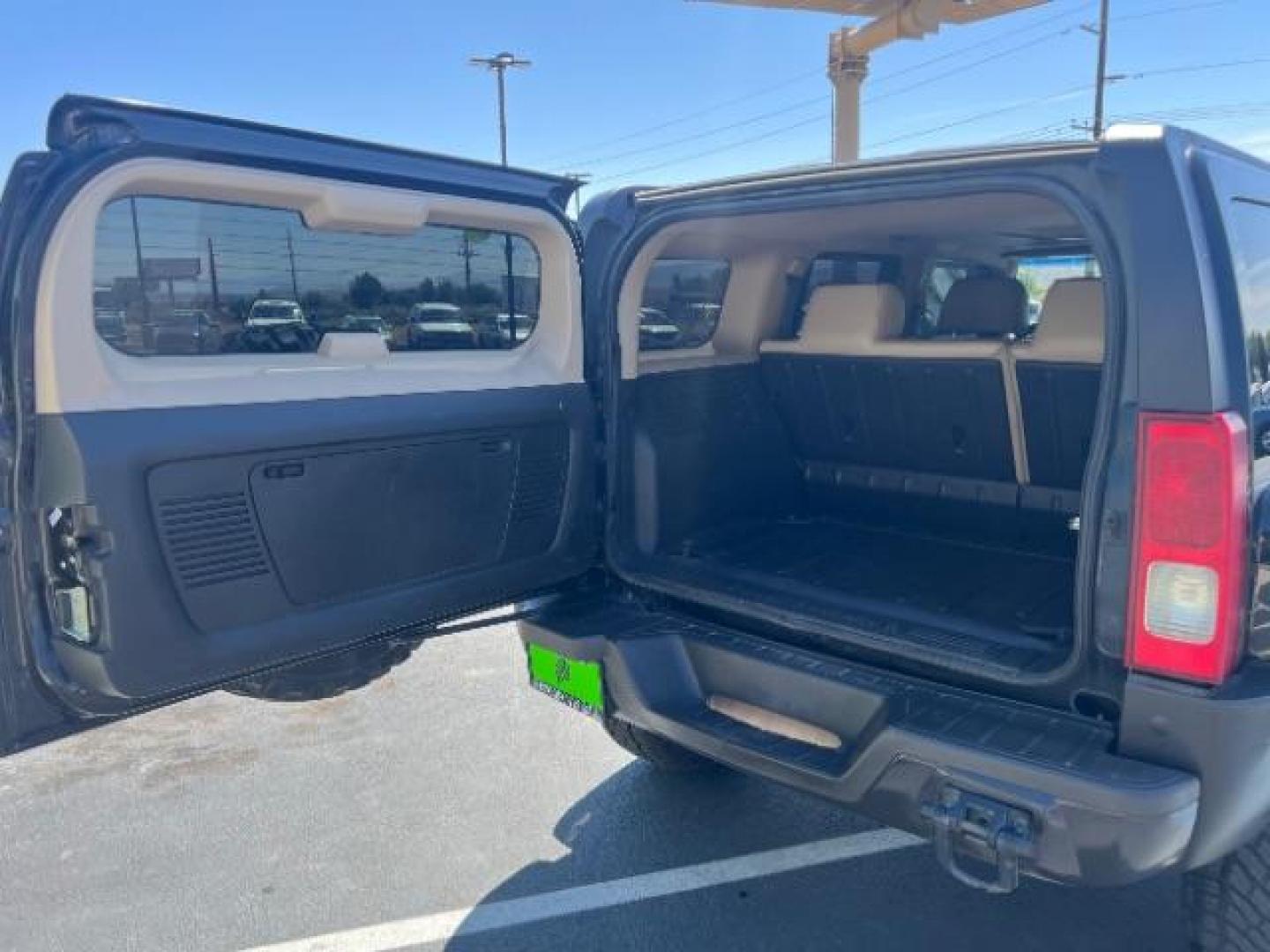 2007 Black /Tan Leather Interior Hummer H3 Adventure (5GTDN13E478) with an 3.7L L5 DOHC 20V engine, 4-Speed Automatic transmission, located at 1865 East Red Hills Pkwy, St. George, 84770, (435) 628-0023, 37.120850, -113.543640 - We specialize in helping ALL people get the best financing available. No matter your credit score, good, bad or none we can get you an amazing rate. Had a bankruptcy, divorce, or repossessions? We give you the green light to get your credit back on the road. Low down and affordable payments that fit - Photo#24