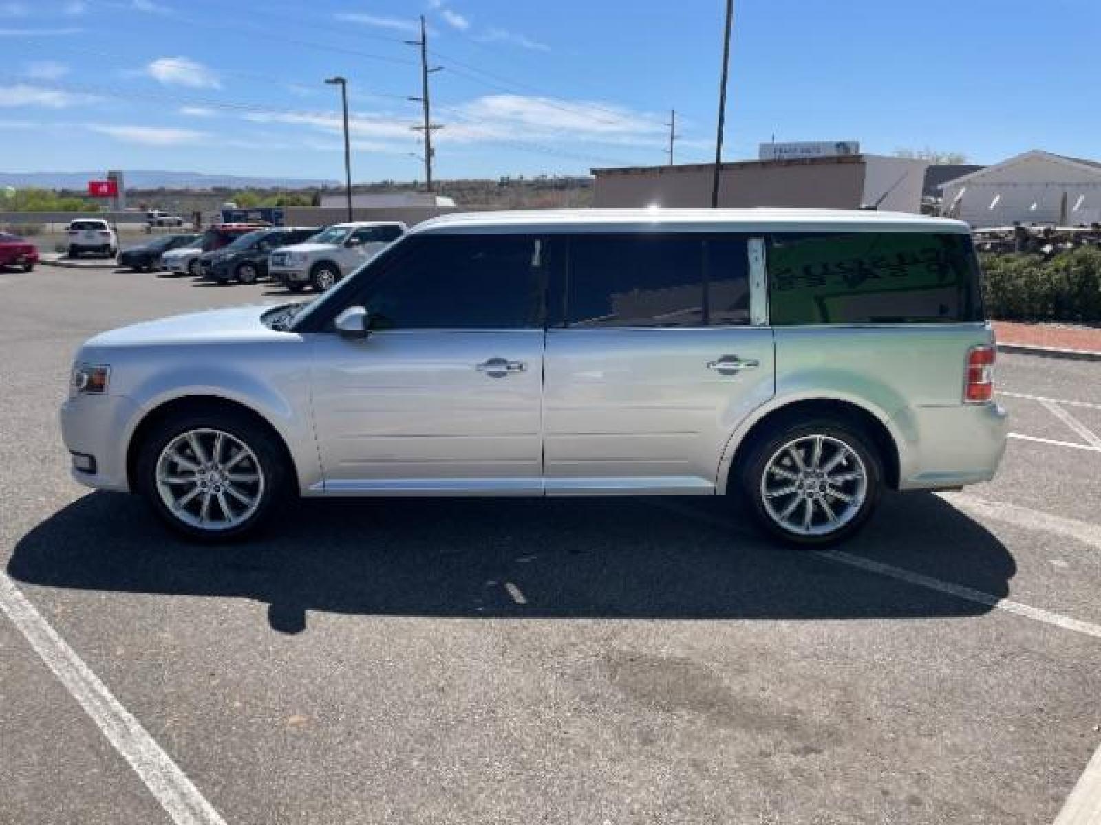 2018 Ingot Silver Metallic /Charcoal Black, leather Ford Flex Limited FWD (2FMGK5D84JB) with an 3.5L V6 DOHC 24V engine, 6-Speed Automatic Overdrive transmission, located at 1865 East Red Hills Pkwy, St. George, 84770, (435) 628-0023, 37.120850, -113.543640 - Photo #5