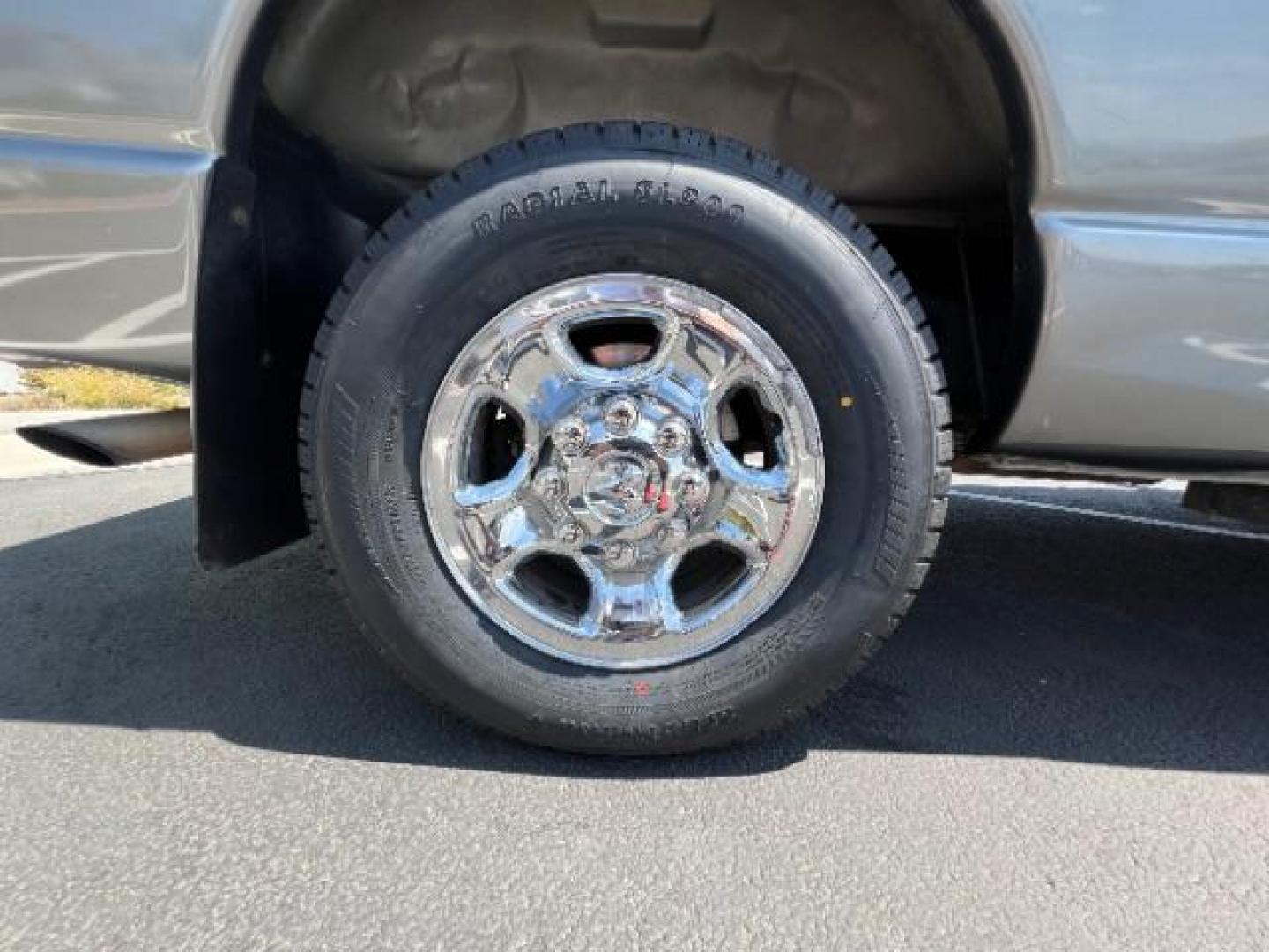 2006 Mineral Gray Metalli /Khaki Cloth Interior Dodge Ram 2500 SLT Mega Cab 2WD (3D7KR29DX6G) with an 5.7L V8 OHV 16V engine, 5-Speed Automatic transmission, located at 1865 East Red Hills Pkwy, St. George, 84770, (435) 628-0023, 37.120850, -113.543640 - We specialize in helping ALL people get the best financing available. No matter your credit score, good, bad or none we can get you an amazing rate. Had a bankruptcy, divorce, or repossessions? We give you the green light to get your credit back on the road. Low down and affordable payments that fit - Photo#9