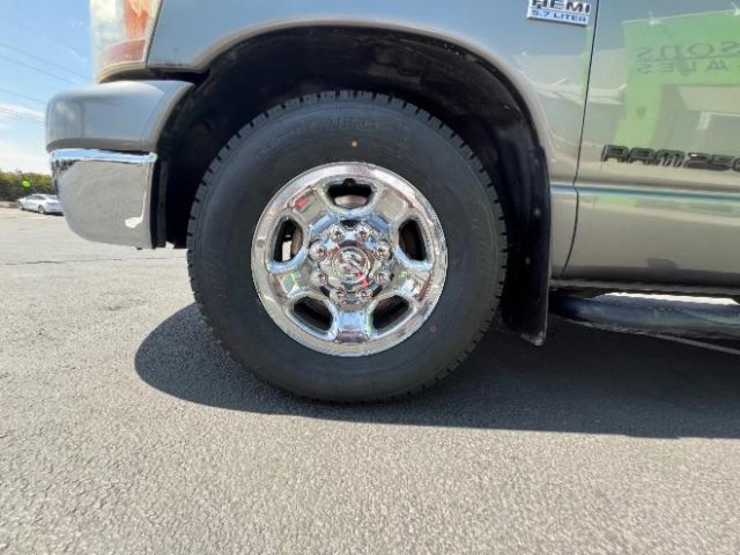 2006 Mineral Gray Metalli /Khaki Cloth Interior Dodge Ram 2500 SLT Mega Cab 2WD (3D7KR29DX6G) with an 5.7L V8 OHV 16V engine, 5-Speed Automatic transmission, located at 1865 East Red Hills Pkwy, St. George, 84770, (435) 628-0023, 37.120850, -113.543640 - We specialize in helping ALL people get the best financing available. No matter your credit score, good, bad or none we can get you an amazing rate. Had a bankruptcy, divorce, or repossessions? We give you the green light to get your credit back on the road. Low down and affordable payments that fit - Photo#11