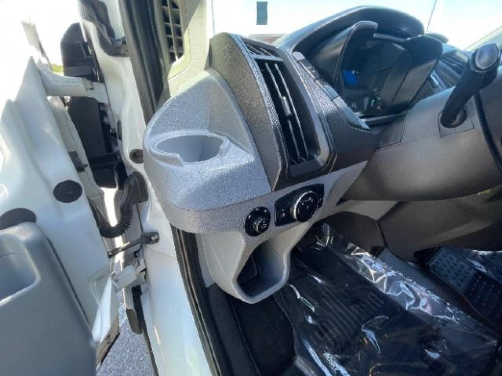 2016 White /Charcoal, cloth Ford Transit 350 Wagon Low Roof XLT 60/40 Pass. 148-in. WB (1FBZX2ZM9GK) with an 3.7L V6 DOHC 24V engine, 6-Speed Automatic transmission, located at 1865 East Red Hills Pkwy, St. George, 84770, (435) 628-0023, 37.120850, -113.543640 - We specialize in helping ALL people get the best financing available. No matter your credit score, good, bad or none we can get you an amazing rate. Had a bankruptcy, divorce, or repossessions? We give you the green light to get your credit back on the road. Low down and affordable payments that fit - Photo #15