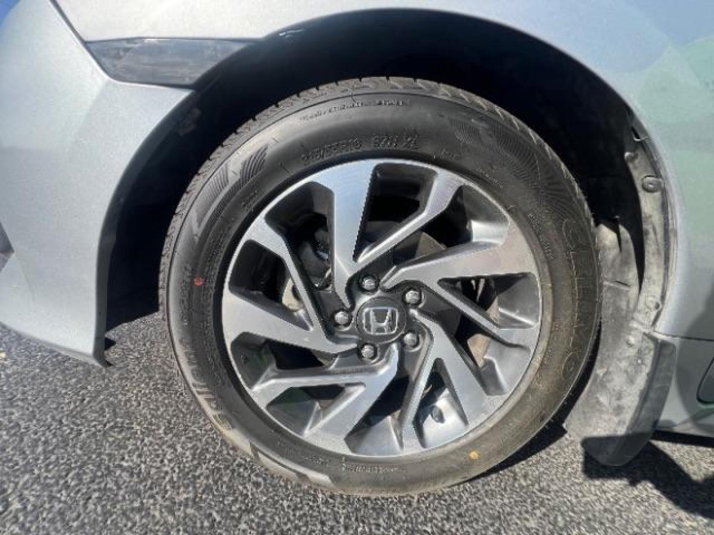 2016 Lunar Silver Metallic /Black, cloth Honda Civic EX Sedan CVT (2HGFC2F78GH) with an 2.0L L4 DOHC 16V engine, Continuously Variable Transmission transmission, located at 1865 East Red Hills Pkwy, St. George, 84770, (435) 628-0023, 37.120850, -113.543640 - We specialize in helping ALL people get the best financing available. No matter your credit score, good, bad or none we can get you an amazing rate. Had a bankruptcy, divorce, or repossessions? We give you the green light to get your credit back on the road. Low down and affordable payments that fit - Photo#9