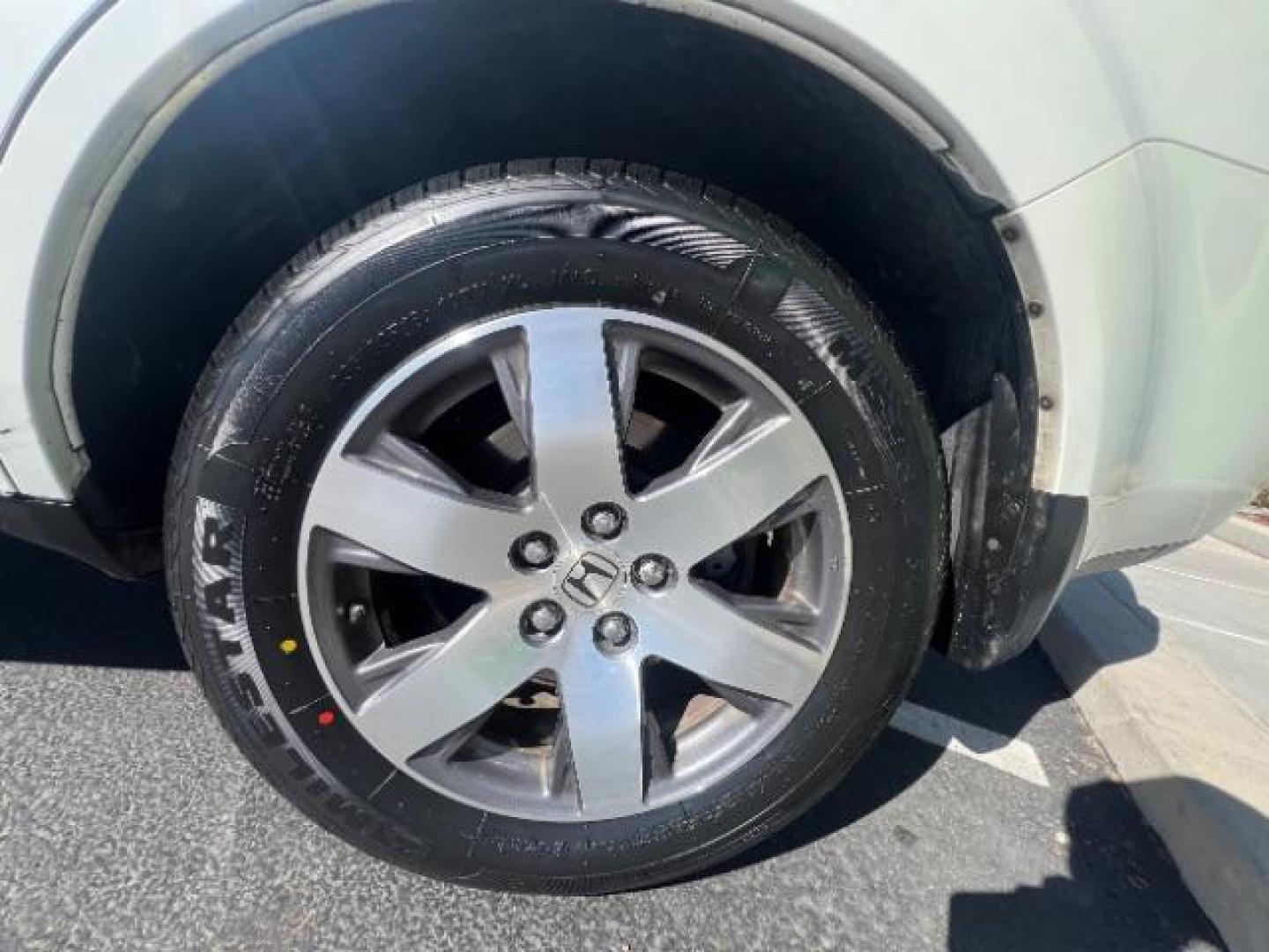 2012 White Diamond Pearl /Gray Leather Interio Honda Pilot Touring 4WD 5-Spd AT (5FNYF4H90CB) with an 3.5L V6 SOHC 24V engine, 5-Speed Automatic transmission, located at 1865 East Red Hills Pkwy, St. George, 84770, (435) 628-0023, 37.120850, -113.543640 - We specialize in helping ALL people get the best financing available. No matter your credit score, good, bad or none we can get you an amazing rate. Had a bankruptcy, divorce, or repossessions? We give you the green light to get your credit back on the road. Low down and affordable payments that fit - Photo#8
