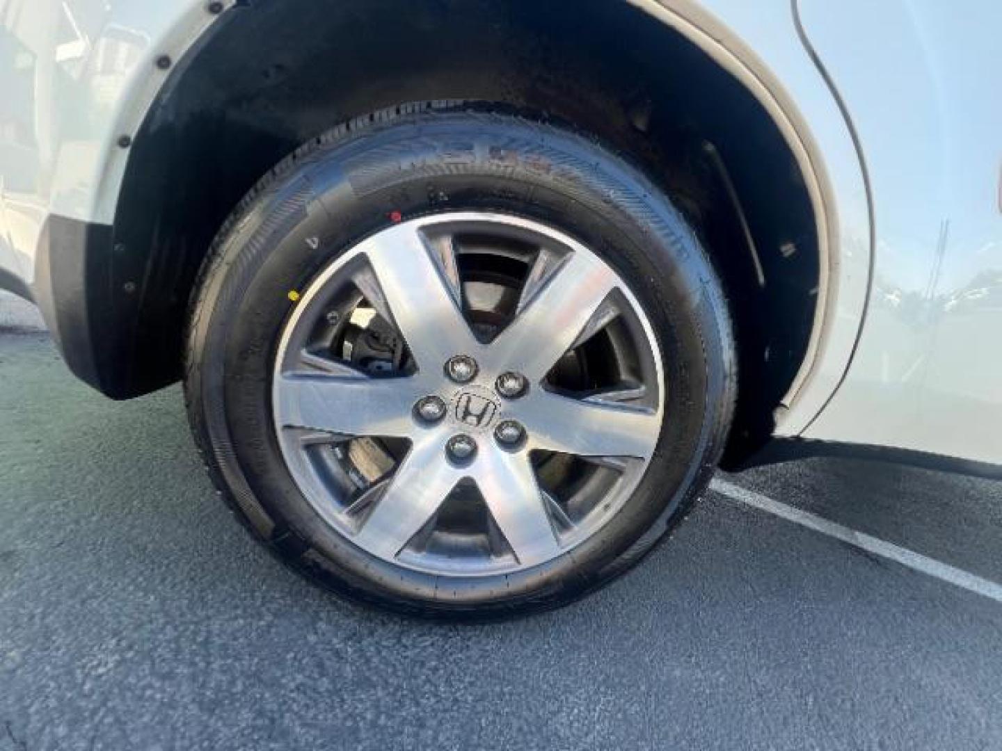 2012 White Diamond Pearl /Gray Leather Interio Honda Pilot Touring 4WD 5-Spd AT (5FNYF4H90CB) with an 3.5L V6 SOHC 24V engine, 5-Speed Automatic transmission, located at 1865 East Red Hills Pkwy, St. George, 84770, (435) 628-0023, 37.120850, -113.543640 - We specialize in helping ALL people get the best financing available. No matter your credit score, good, bad or none we can get you an amazing rate. Had a bankruptcy, divorce, or repossessions? We give you the green light to get your credit back on the road. Low down and affordable payments that fit - Photo#9