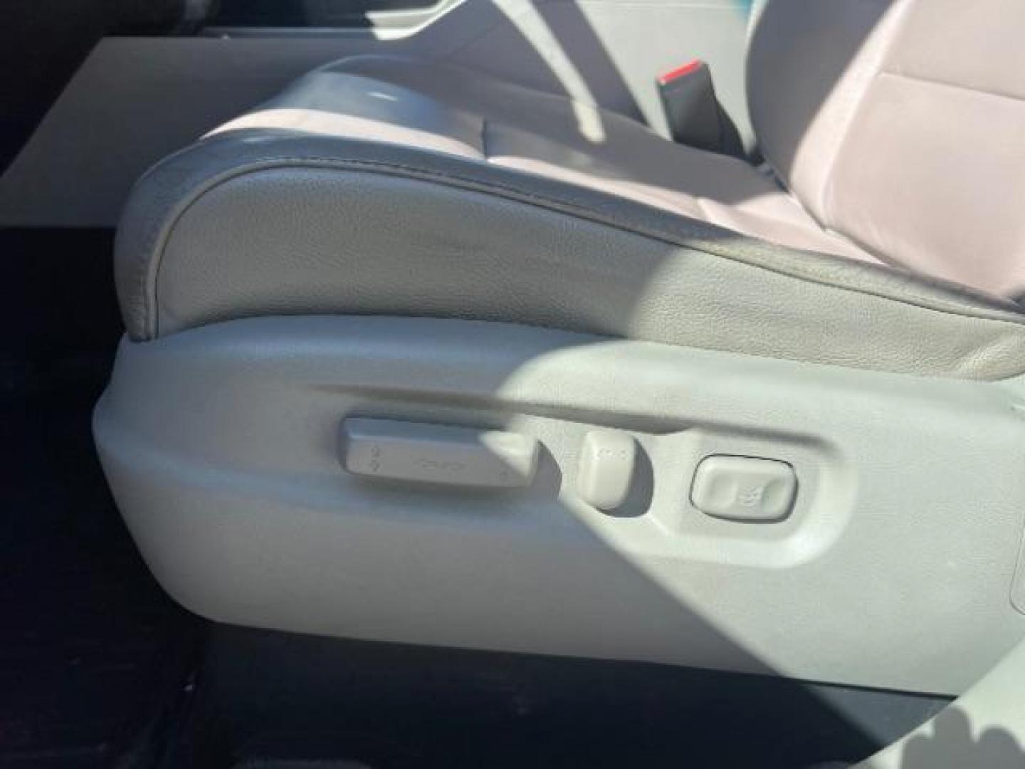 2012 White Diamond Pearl /Gray Leather Interio Honda Pilot Touring 4WD 5-Spd AT (5FNYF4H90CB) with an 3.5L V6 SOHC 24V engine, 5-Speed Automatic transmission, located at 1865 East Red Hills Pkwy, St. George, 84770, (435) 628-0023, 37.120850, -113.543640 - We specialize in helping ALL people get the best financing available. No matter your credit score, good, bad or none we can get you an amazing rate. Had a bankruptcy, divorce, or repossessions? We give you the green light to get your credit back on the road. Low down and affordable payments that fit - Photo#13