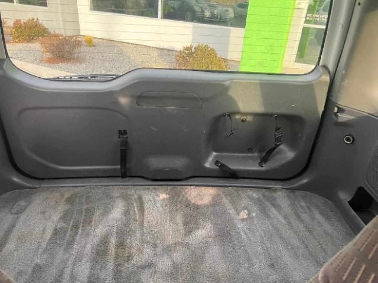 2001 White /Gray Cloth Interior Nissan Xterra SE 4WD (5N1ED28Y81C) with an 3.3L V6 SOHC 12V engine, 4-Speed Automatic transmission, located at 1865 East Red Hills Pkwy, St. George, 84770, (435) 628-0023, 37.120850, -113.543640 - We specialize in helping ALL people get the best financing available. No matter your credit score, good, bad or none we can get you an amazing rate. Had a bankruptcy, divorce, or repossessions? We give you the green light to get your credit back on the road. Low down and affordable payments that fit - Photo#24