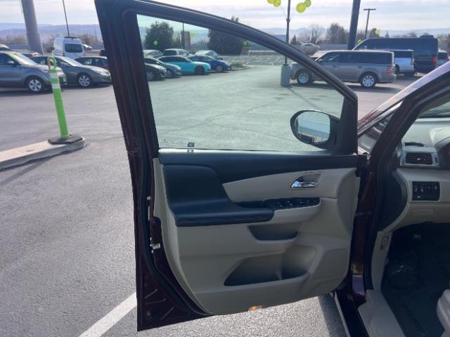 2017 Deep Scarlet Pearl /Beige, leather Honda Odyssey EX-L (5FNRL5H6XHB) with an 3.5L V6 SOHC 24V engine, 6-Speed Automatic transmission, located at 1865 East Red Hills Pkwy, St. George, 84770, (435) 628-0023, 37.120850, -113.543640 - Photo#12