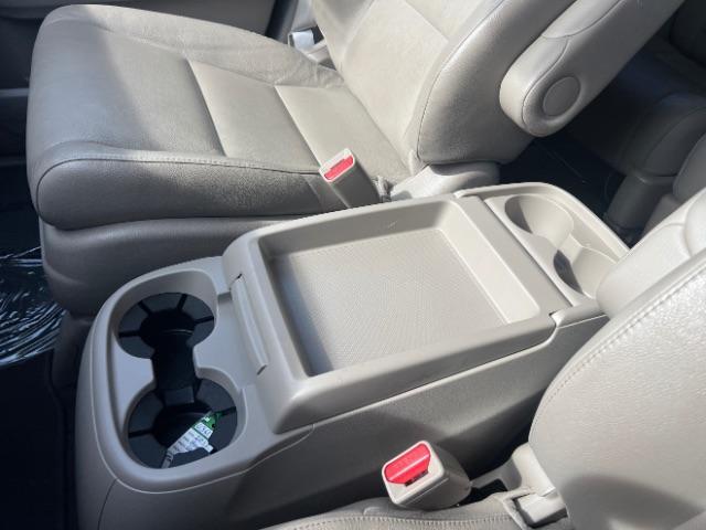 2017 Deep Scarlet Pearl /Beige, leather Honda Odyssey EX-L (5FNRL5H6XHB) with an 3.5L V6 SOHC 24V engine, 6-Speed Automatic transmission, located at 1865 East Red Hills Pkwy, St. George, 84770, (435) 628-0023, 37.120850, -113.543640 - Photo#18