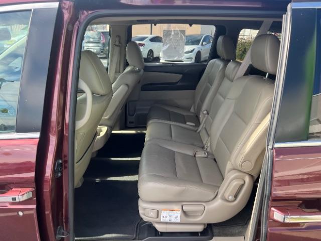 2017 Deep Scarlet Pearl /Beige, leather Honda Odyssey EX-L (5FNRL5H6XHB) with an 3.5L V6 SOHC 24V engine, 6-Speed Automatic transmission, located at 1865 East Red Hills Pkwy, St. George, 84770, (435) 628-0023, 37.120850, -113.543640 - Photo#19