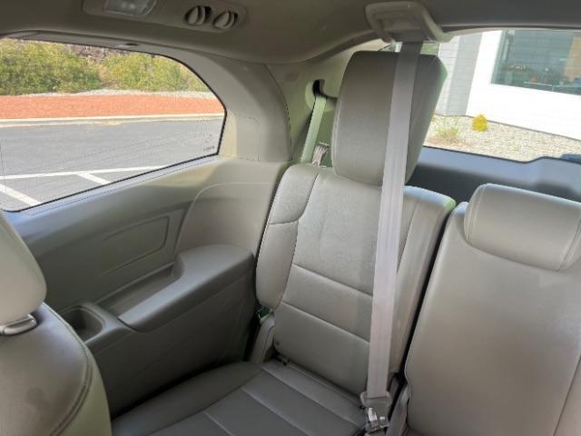 2017 Deep Scarlet Pearl /Beige, leather Honda Odyssey EX-L (5FNRL5H6XHB) with an 3.5L V6 SOHC 24V engine, 6-Speed Automatic transmission, located at 1865 East Red Hills Pkwy, St. George, 84770, (435) 628-0023, 37.120850, -113.543640 - Photo#22