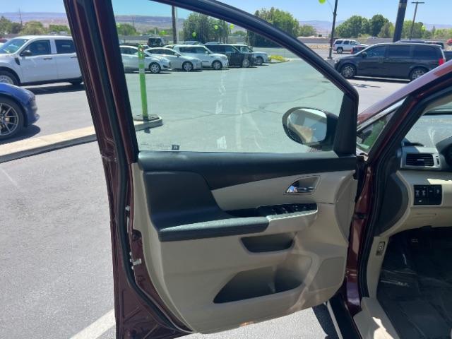 2017 Deep Scarlet Pearl /Beige, leather Honda Odyssey EX-L (5FNRL5H6XHB) with an 3.5L V6 SOHC 24V engine, 6-Speed Automatic transmission, located at 1865 East Red Hills Pkwy, St. George, 84770, (435) 628-0023, 37.120850, -113.543640 - We specialize in helping ALL people get the best financing available. No matter your credit score, good, bad or none we can get you an amazing rate. Had a bankruptcy, divorce, or repossessions? We give you the green light to get your credit back on the road. Low down and affordable payments that fit - Photo#12