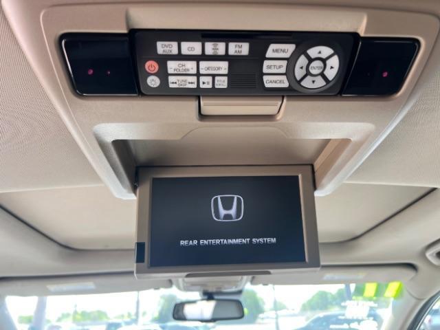 2017 Deep Scarlet Pearl /Beige, leather Honda Odyssey EX-L (5FNRL5H6XHB) with an 3.5L V6 SOHC 24V engine, 6-Speed Automatic transmission, located at 1865 East Red Hills Pkwy, St. George, 84770, (435) 628-0023, 37.120850, -113.543640 - We specialize in helping ALL people get the best financing available. No matter your credit score, good, bad or none we can get you an amazing rate. Had a bankruptcy, divorce, or repossessions? We give you the green light to get your credit back on the road. Low down and affordable payments that fit - Photo#20