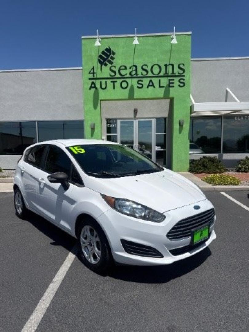 2015 Oxford White /Medium Light Stone Ford Fiesta SE Hatchback (3FADP4EJ4FM) with an 1.6L L4 DOHC 16V engine, 6-Speed Automatic transmission, located at 1865 East Red Hills Pkwy, St. George, 84770, (435) 628-0023, 37.120850, -113.543640 - We specialize in helping ALL people get the best financing available. No matter your credit score, good, bad or none we can get you an amazing rate. Had a bankruptcy, divorce, or repossessions? We give you the green light to get your credit back on the road. Low down and affordable payments that fit- Photo#1