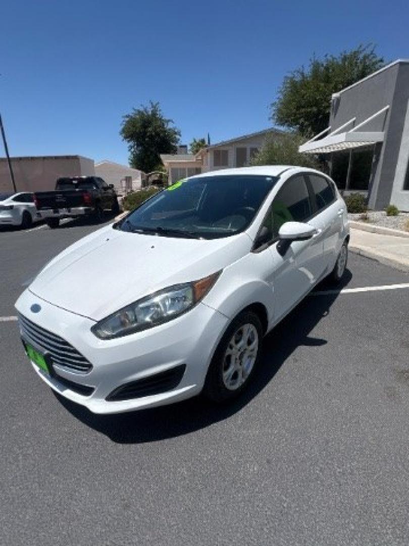 2015 Oxford White /Medium Light Stone Ford Fiesta SE Hatchback (3FADP4EJ4FM) with an 1.6L L4 DOHC 16V engine, 6-Speed Automatic transmission, located at 1865 East Red Hills Pkwy, St. George, 84770, (435) 628-0023, 37.120850, -113.543640 - We specialize in helping ALL people get the best financing available. No matter your credit score, good, bad or none we can get you an amazing rate. Had a bankruptcy, divorce, or repossessions? We give you the green light to get your credit back on the road. Low down and affordable payments that fit- Photo#3