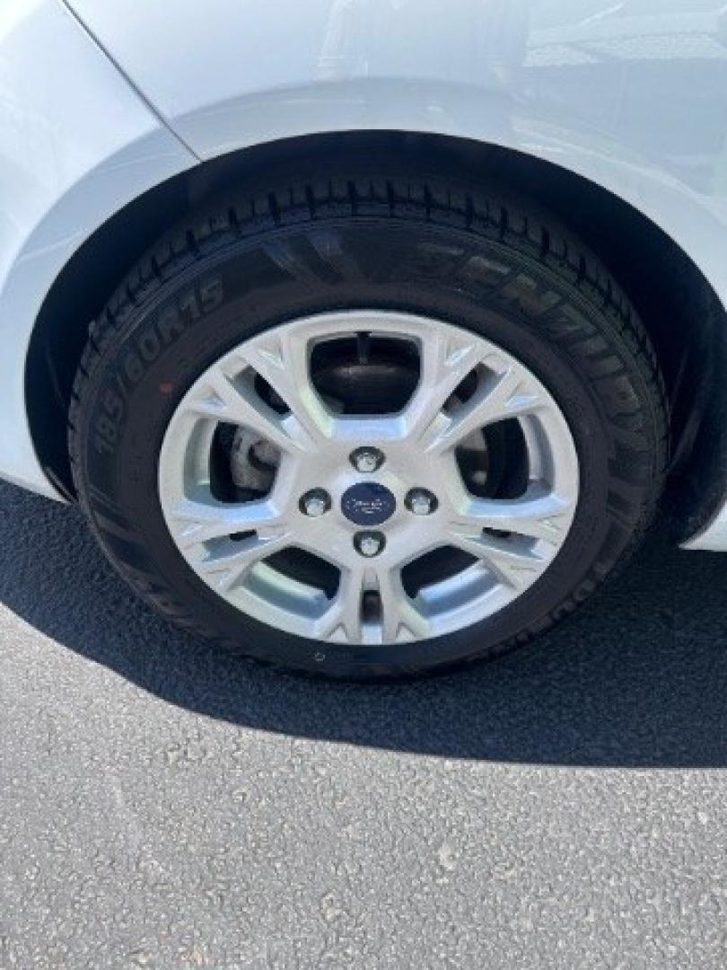 2015 Oxford White /Medium Light Stone Ford Fiesta SE Hatchback (3FADP4EJ4FM) with an 1.6L L4 DOHC 16V engine, 6-Speed Automatic transmission, located at 1865 East Red Hills Pkwy, St. George, 84770, (435) 628-0023, 37.120850, -113.543640 - We specialize in helping ALL people get the best financing available. No matter your credit score, good, bad or none we can get you an amazing rate. Had a bankruptcy, divorce, or repossessions? We give you the green light to get your credit back on the road. Low down and affordable payments that fit- Photo#13