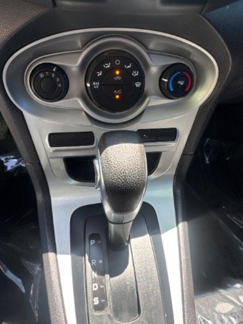 2015 Oxford White /Medium Light Stone Ford Fiesta SE Hatchback (3FADP4EJ4FM) with an 1.6L L4 DOHC 16V engine, 6-Speed Automatic transmission, located at 1865 East Red Hills Pkwy, St. George, 84770, (435) 628-0023, 37.120850, -113.543640 - We specialize in helping ALL people get the best financing available. No matter your credit score, good, bad or none we can get you an amazing rate. Had a bankruptcy, divorce, or repossessions? We give you the green light to get your credit back on the road. Low down and affordable payments that fit- Photo#21
