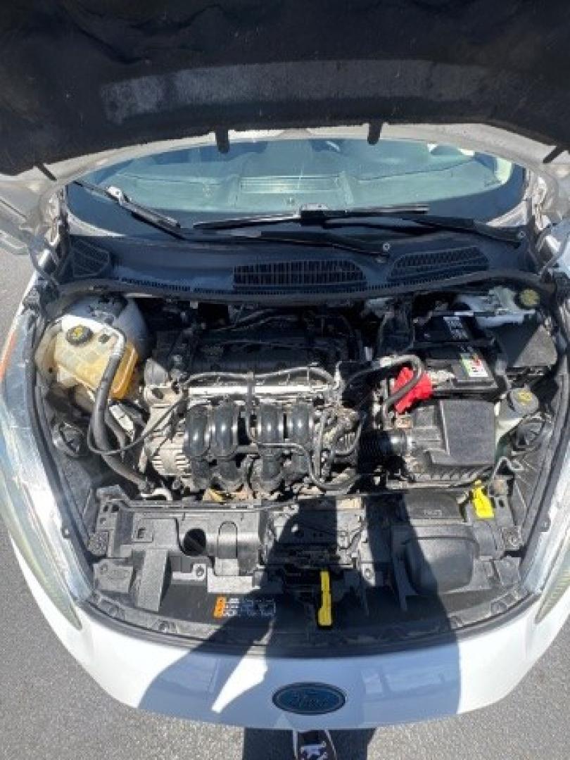 2015 Oxford White /Medium Light Stone Ford Fiesta SE Hatchback (3FADP4EJ4FM) with an 1.6L L4 DOHC 16V engine, 6-Speed Automatic transmission, located at 1865 East Red Hills Pkwy, St. George, 84770, (435) 628-0023, 37.120850, -113.543640 - We specialize in helping ALL people get the best financing available. No matter your credit score, good, bad or none we can get you an amazing rate. Had a bankruptcy, divorce, or repossessions? We give you the green light to get your credit back on the road. Low down and affordable payments that fit- Photo#25
