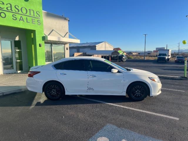 2018 Glacier White /Charcoal, cloth Nissan Altima 2.5 S (1N4AL3AP5JC) with an 2.5L L4 DOHC 16V engine, Continuously Variable Transmission transmission, located at 1865 East Red Hills Pkwy, St. George, 84770, (435) 628-0023, 37.120850, -113.543640 - We specialize in helping ALL people get the best financing available. No matter your credit score, good, bad or none we can get you an amazing rate. Had a bankruptcy, divorce, or repossessions? We give you the green light to get your credit back on the road. Low down and affordable payments that fit - Photo#7