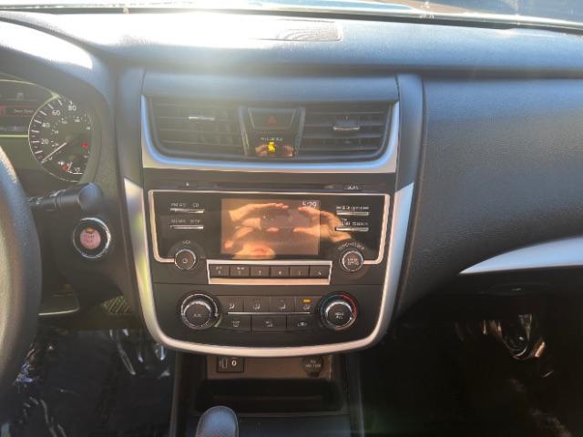 2018 Glacier White /Charcoal, cloth Nissan Altima 2.5 S (1N4AL3AP5JC) with an 2.5L L4 DOHC 16V engine, Continuously Variable Transmission transmission, located at 1865 East Red Hills Pkwy, St. George, 84770, (435) 628-0023, 37.120850, -113.543640 - We specialize in helping ALL people get the best financing available. No matter your credit score, good, bad or none we can get you an amazing rate. Had a bankruptcy, divorce, or repossessions? We give you the green light to get your credit back on the road. Low down and affordable payments that fit - Photo#17