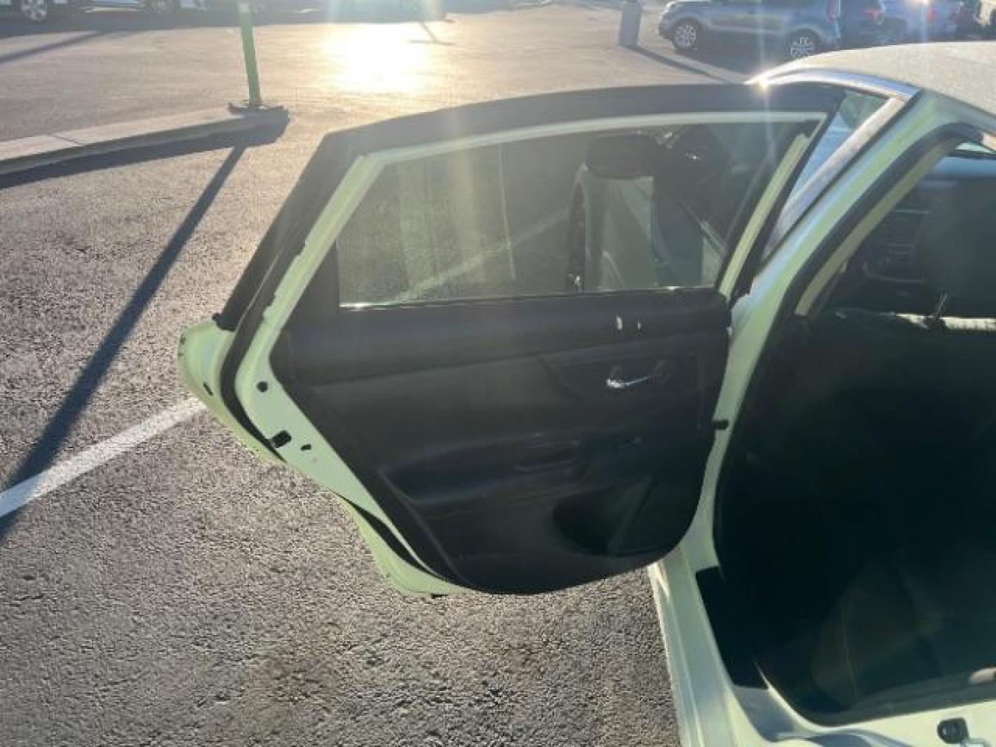 2018 Glacier White /Charcoal, cloth Nissan Altima 2.5 S (1N4AL3AP5JC) with an 2.5L L4 DOHC 16V engine, Continuously Variable Transmission transmission, located at 940 North Main Street, Cedar City, UT, 84720, (435) 628-0023, 37.692936, -113.061897 - We specialize in helping ALL people get the best financing available. No matter your credit score, good, bad or none we can get you an amazing rate. Had a bankruptcy, divorce, or repossessions? We give you the green light to get your credit back on the road. Low down and affordable payments that fit - Photo#20