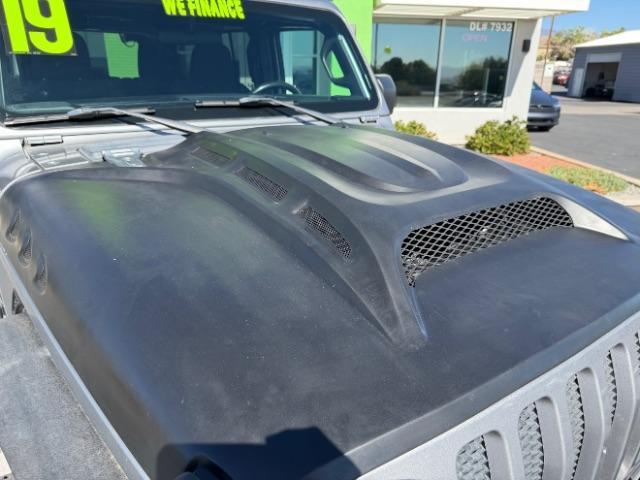 2019 Grey /Black Jeep Wrangler Unlimited Sport (1C4HJXDG3KW) with an 3.6L V6 DOHC 24V FFV engine, 6-Speed Automatic transmission, located at 1865 East Red Hills Pkwy, St. George, 84770, (435) 628-0023, 37.120850, -113.543640 - We specialize in helping ALL people get the best financing available. No matter your credit score, good, bad or none we can get you an amazing rate. Had a bankruptcy, divorce, or repossessions? We give you the green light to get your credit back on the road. Low down and affordable payments that fit - Photo#14