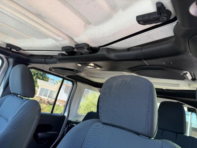 2019 Grey /Black Jeep Wrangler Unlimited Sport (1C4HJXDG3KW) with an 3.6L V6 DOHC 24V FFV engine, 6-Speed Automatic transmission, located at 1865 East Red Hills Pkwy, St. George, 84770, (435) 628-0023, 37.120850, -113.543640 - We specialize in helping ALL people get the best financing available. No matter your credit score, good, bad or none we can get you an amazing rate. Had a bankruptcy, divorce, or repossessions? We give you the green light to get your credit back on the road. Low down and affordable payments that fit - Photo#27