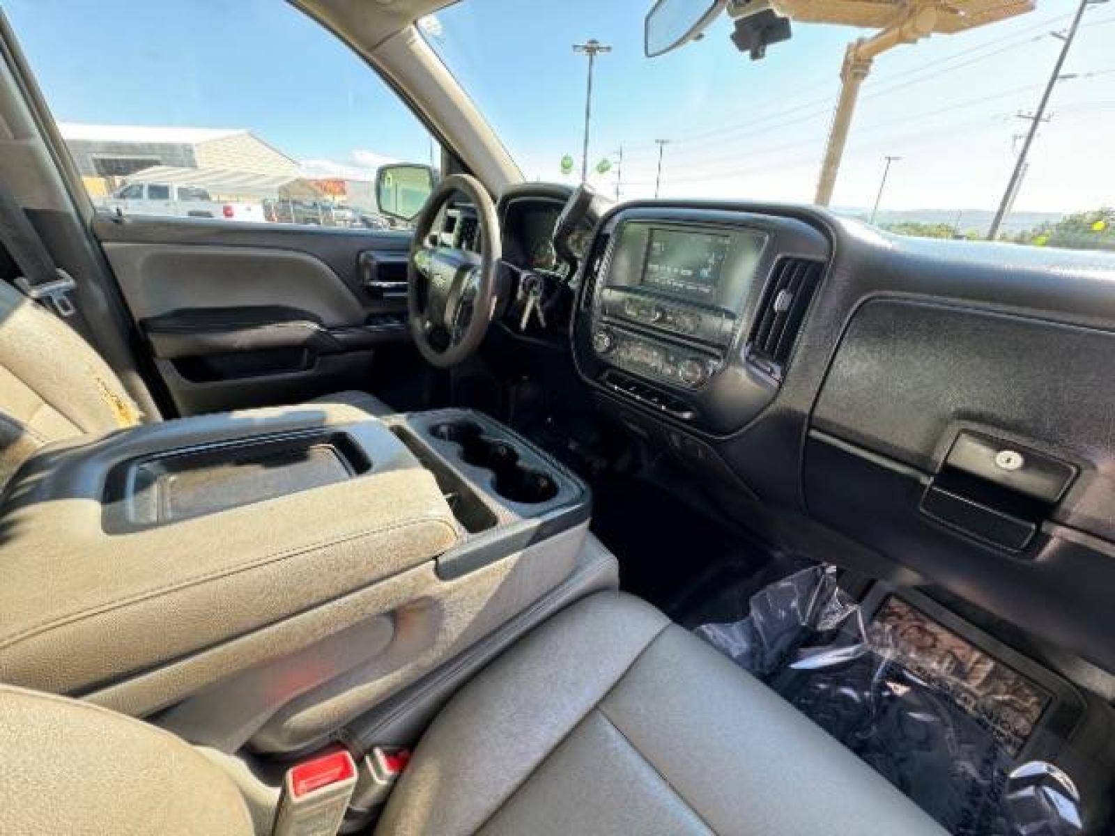 2018 Summit White /Gray Leather Interior Chevrolet Silverado 1500 Work Truck Crew Cab Short Box 2WD (3GCPCNEH0JG) with an 4.3L V6 OHV 12V engine, 6-Speed Automatic transmission, located at 1865 East Red Hills Pkwy, St. George, 84770, (435) 628-0023, 37.120850, -113.543640 - Photo #29