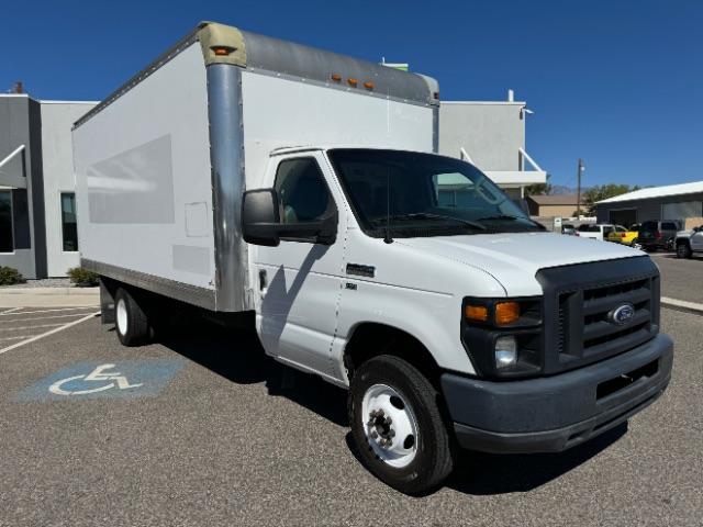 2015 White /Gray Leather Ford Econoline E-350 Super Duty (1FDWE3FL6FD) with an 5.4L V8 SOHC 16V engine, 4-Speed Automatic transmission, located at 1865 East Red Hills Pkwy, St. George, 84770, (435) 628-0023, 37.120850, -113.543640 - We specialize in helping ALL people get the best financing available. No matter your credit score, good, bad or none we can get you an amazing rate. Had a bankruptcy, divorce, or repossessions? We give you the green light to get your credit back on the road. Low down and affordable payments that fit - Photo#0
