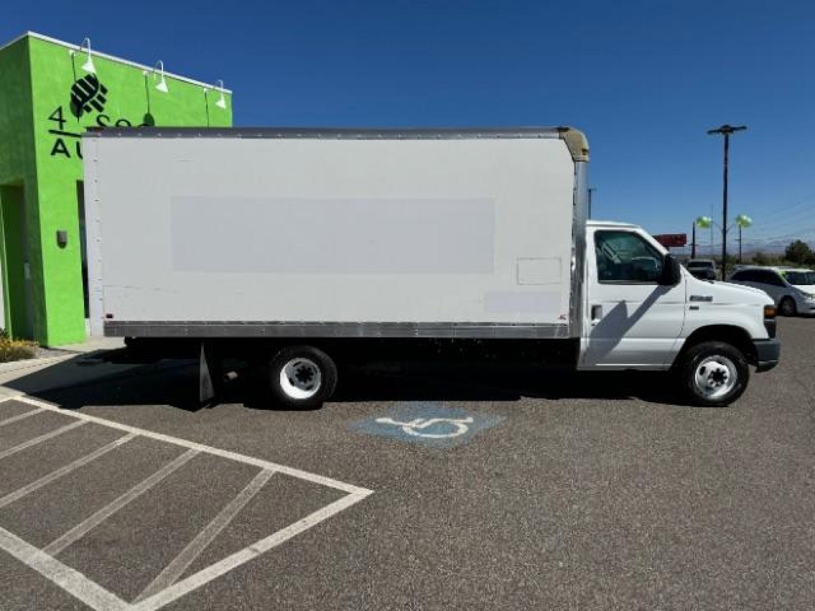 2015 White /Gray Leather Ford Econoline E-350 Super Duty (1FDWE3FL6FD) with an 5.4L V8 SOHC 16V engine, 4-Speed Automatic transmission, located at 1865 East Red Hills Pkwy, St. George, 84770, (435) 628-0023, 37.120850, -113.543640 - Photo #9