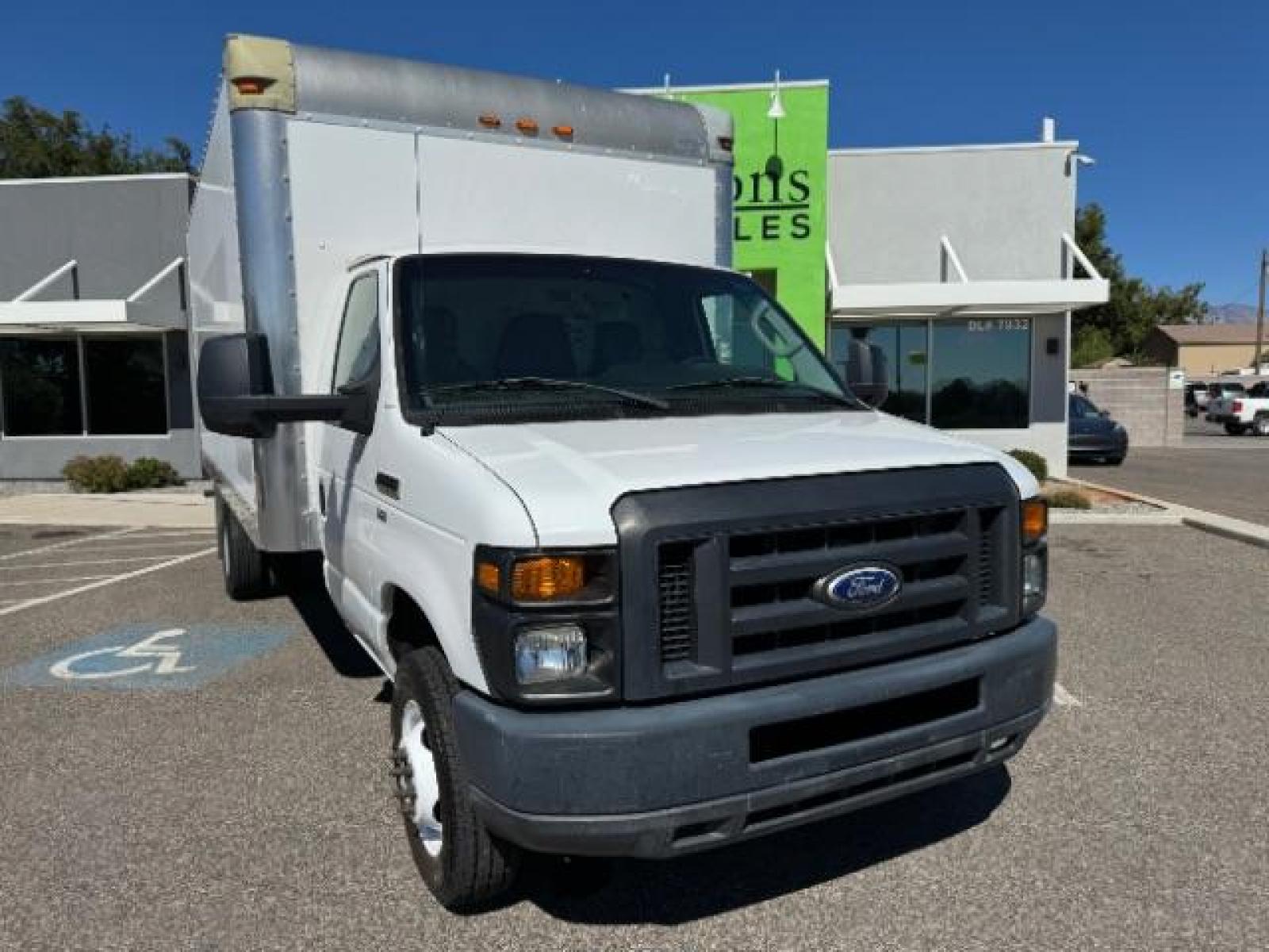 2015 White /Gray Leather Ford Econoline E-350 Super Duty (1FDWE3FL6FD) with an 5.4L V8 SOHC 16V engine, 4-Speed Automatic transmission, located at 1865 East Red Hills Pkwy, St. George, 84770, (435) 628-0023, 37.120850, -113.543640 - Photo #1