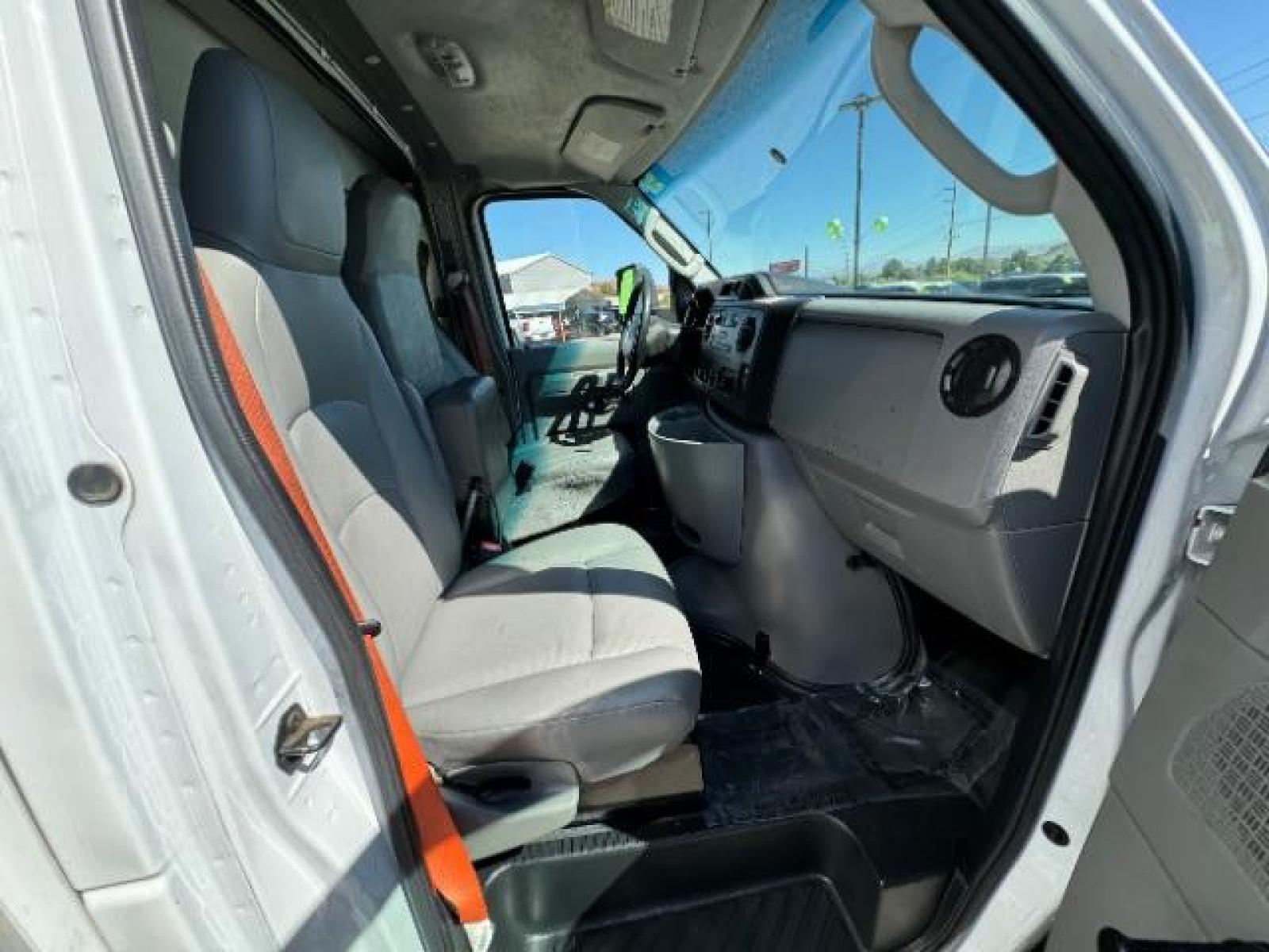 2015 White /Gray Leather Ford Econoline E-350 Super Duty (1FDWE3FL6FD) with an 5.4L V8 SOHC 16V engine, 4-Speed Automatic transmission, located at 1865 East Red Hills Pkwy, St. George, 84770, (435) 628-0023, 37.120850, -113.543640 - Photo #27