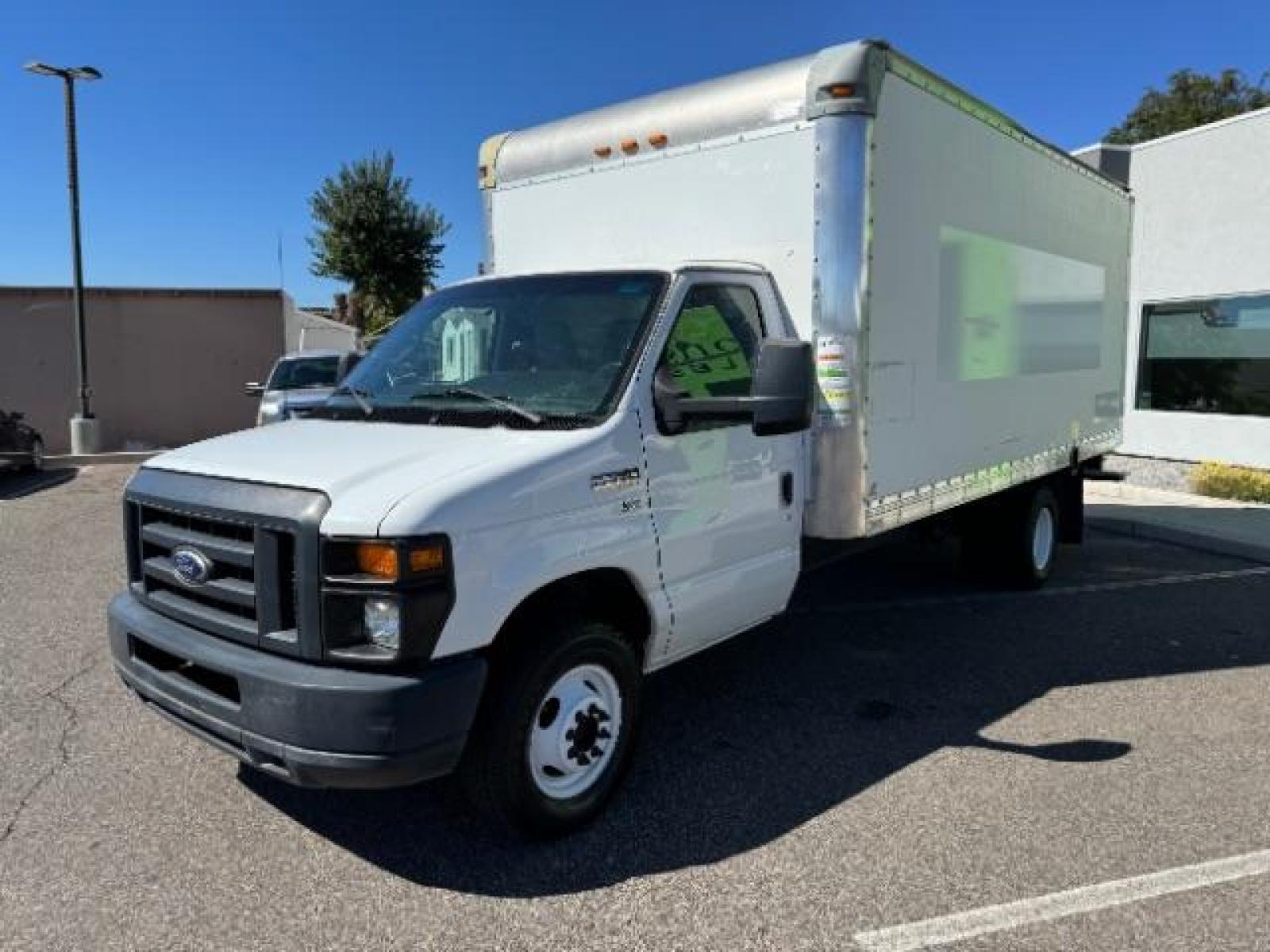 2015 White /Gray Leather Ford Econoline E-350 Super Duty (1FDWE3FL6FD) with an 5.4L V8 SOHC 16V engine, 4-Speed Automatic transmission, located at 1865 East Red Hills Pkwy, St. George, 84770, (435) 628-0023, 37.120850, -113.543640 - Photo #3