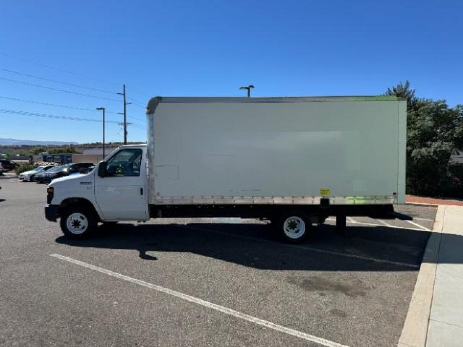 2015 White /Gray Leather Ford Econoline E-350 Super Duty (1FDWE3FL6FD) with an 5.4L V8 SOHC 16V engine, 4-Speed Automatic transmission, located at 1865 East Red Hills Pkwy, St. George, 84770, (435) 628-0023, 37.120850, -113.543640 - Photo #5