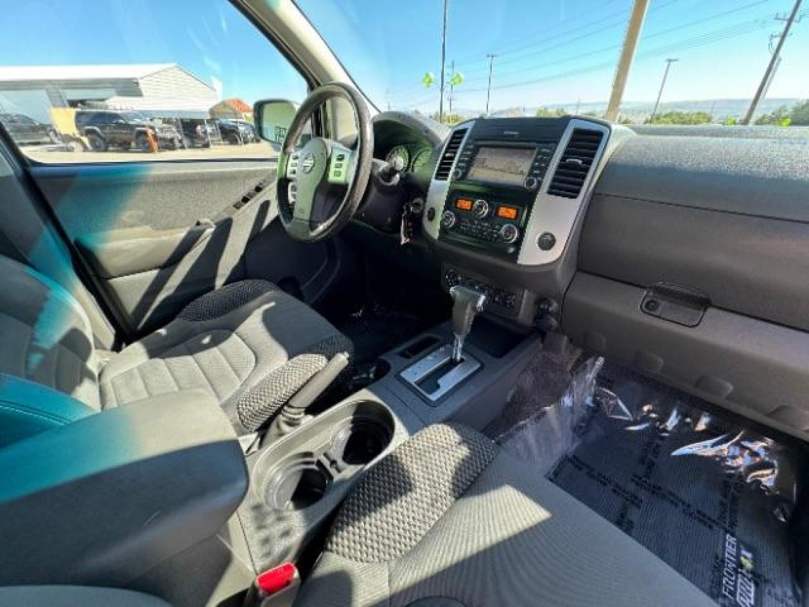 2018 Arctic Blue Metallic /Graphite w/White Stitching, cloth Nissan Frontier PRO-4X Crew Cab 5AT 4WD (1N6AD0EV9JN) with an 4.0L V6 DOHC 24V engine, 5-Speed Automatic transmission, located at 1865 East Red Hills Pkwy, St. George, 84770, (435) 628-0023, 37.120850, -113.543640 - We specialize in helping ALL people get the best financing available. No matter your credit score, good, bad or none we can get you an amazing rate. Had a bankruptcy, divorce, or repossessions? We give you the green light to get your credit back on the road. Low down and affordable payments that fit - Photo #32