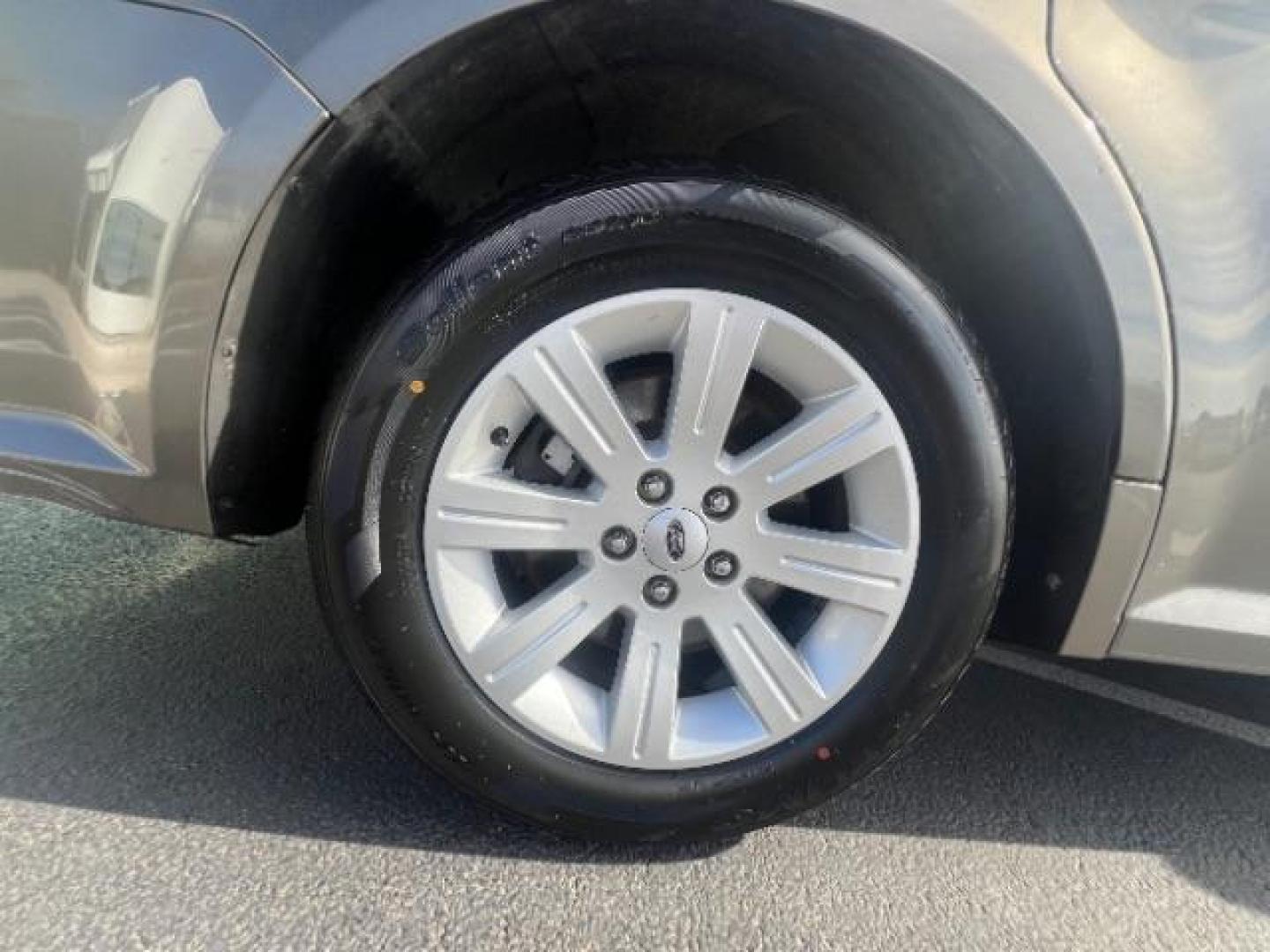 2013 Mineral Gray Metallic /Charcoal Black Cloth Interior Ford Flex SE FWD (2FMGK5B81DB) with an 3.5L V6 DOHC 24V engine, 6-Speed Automatic Overdrive transmission, located at 940 North Main Street, Cedar City, UT, 84720, (435) 628-0023, 37.692936, -113.061897 - We specialize in helping ALL people get the best financing available. No matter your credit score, good, bad or none we can get you an amazing rate. Had a bankruptcy, divorce, or repossessions? We give you the green light to get your credit back on the road. Low down and affordable payments that fit - Photo#8