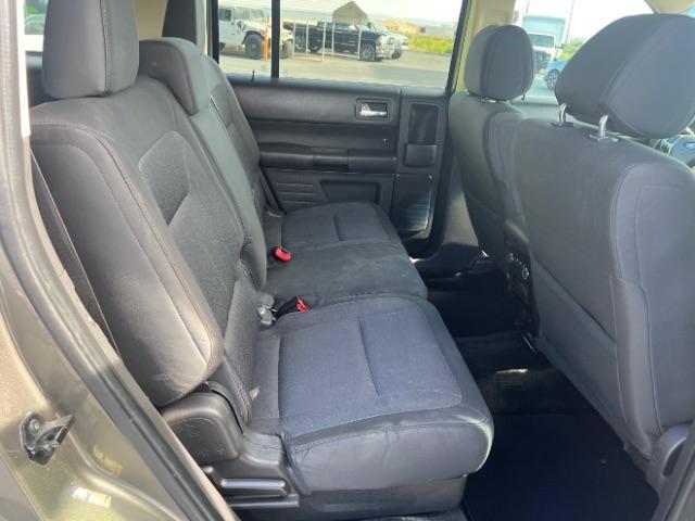 2013 Mineral Gray Metallic /Charcoal Black Cloth Interior Ford Flex SE FWD (2FMGK5B81DB) with an 3.5L V6 DOHC 24V engine, 6-Speed Automatic Overdrive transmission, located at 1865 East Red Hills Pkwy, St. George, 84770, (435) 628-0023, 37.120850, -113.543640 - We specialize in helping ALL people get the best financing available. No matter your credit score, good, bad or none we can get you an amazing rate. Had a bankruptcy, divorce, or repossessions? We give you the green light to get your credit back on the road. Low down and affordable payments that fit - Photo#29