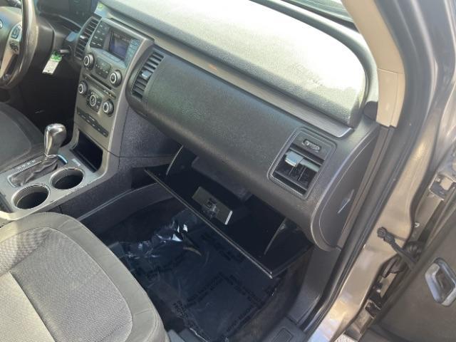 2013 Mineral Gray Metallic /Charcoal Black Cloth Interior Ford Flex SE FWD (2FMGK5B81DB) with an 3.5L V6 DOHC 24V engine, 6-Speed Automatic Overdrive transmission, located at 1865 East Red Hills Pkwy, St. George, 84770, (435) 628-0023, 37.120850, -113.543640 - We specialize in helping ALL people get the best financing available. No matter your credit score, good, bad or none we can get you an amazing rate. Had a bankruptcy, divorce, or repossessions? We give you the green light to get your credit back on the road. Low down and affordable payments that fit - Photo#32